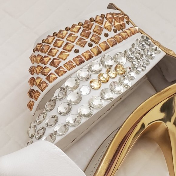 Stunning Giuseppe Zanotti Designer High Heel Studded shoes - Picture 4 of 6